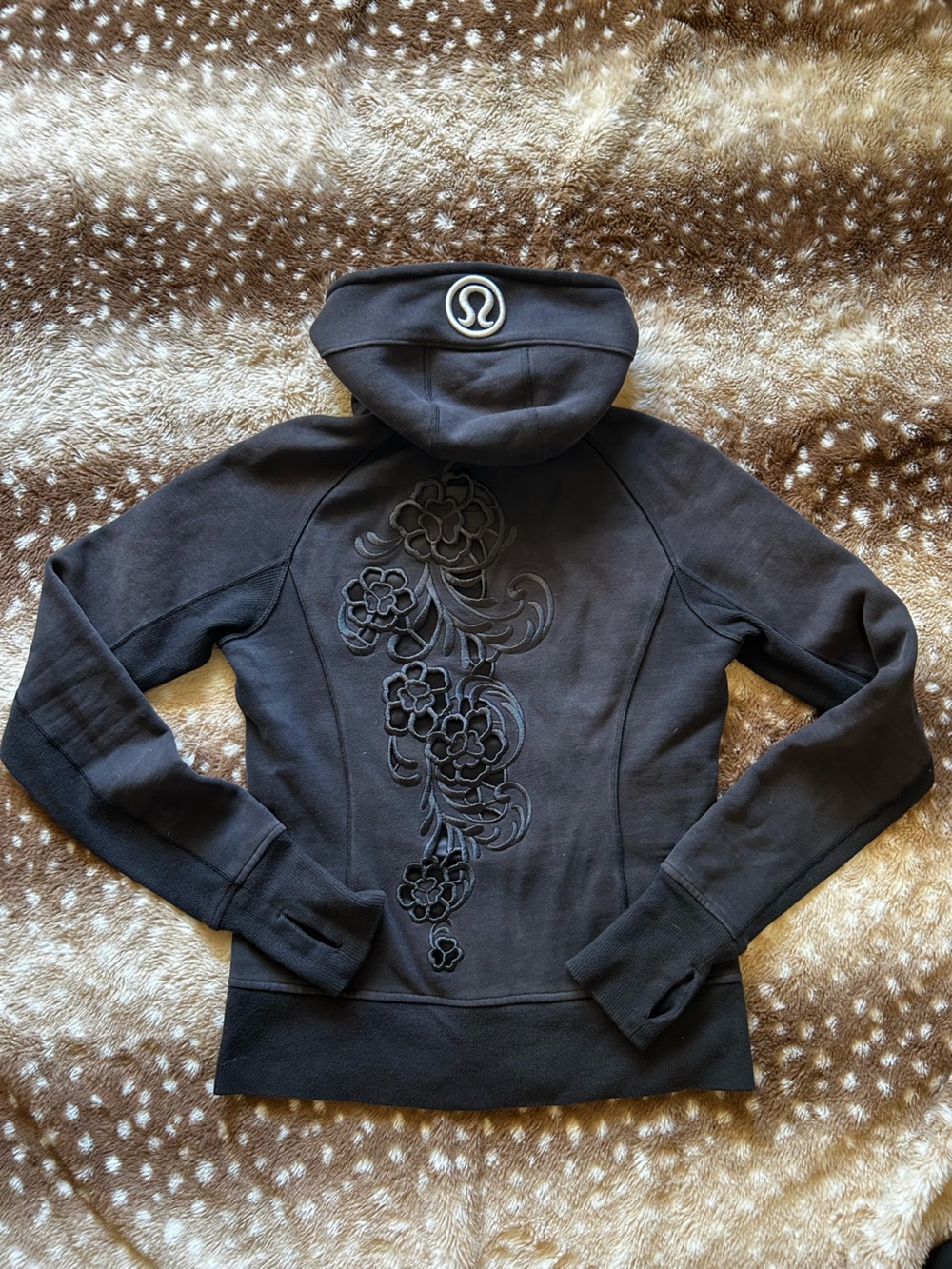 “Vintage” Lululemon Rare Special Edition Baroque Scuba size 6